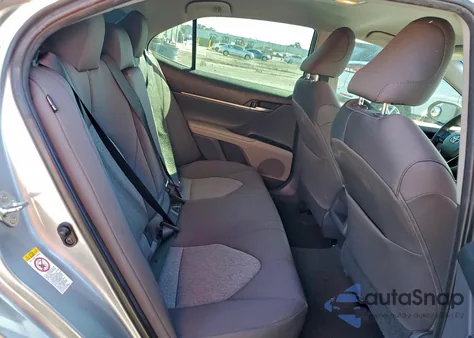 2018 Toyota Camry L z USA, uszkodzony, nr VIN 4T1B11HK8JU648564